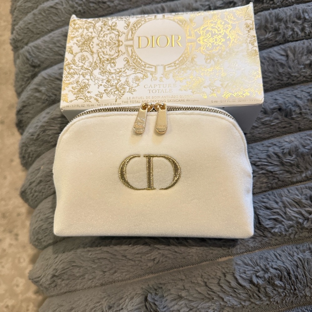New Dior Capture Totale Skincare Set in Gold and Cream Cosmatic pouch limited